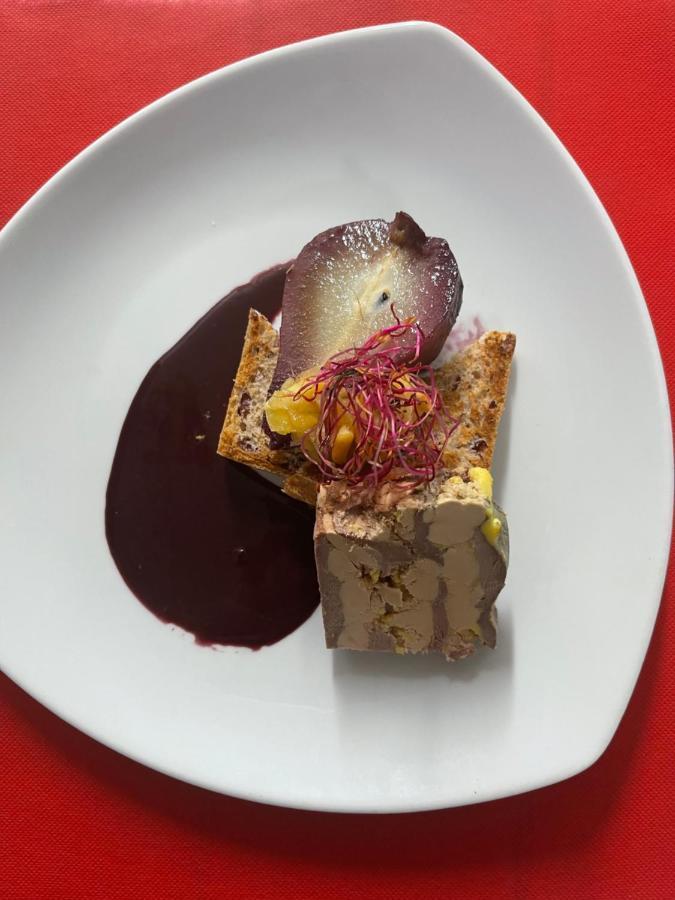 Logis Hotel Restaurant Cazes Arazat Laissac Εξωτερικό φωτογραφία