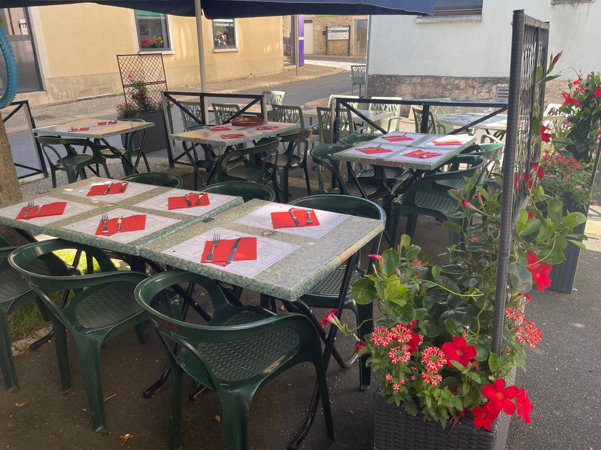 Logis Hotel Restaurant Cazes Arazat Laissac Εξωτερικό φωτογραφία