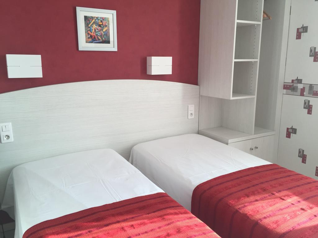 Logis Hotel Restaurant Cazes Arazat Laissac Εξωτερικό φωτογραφία