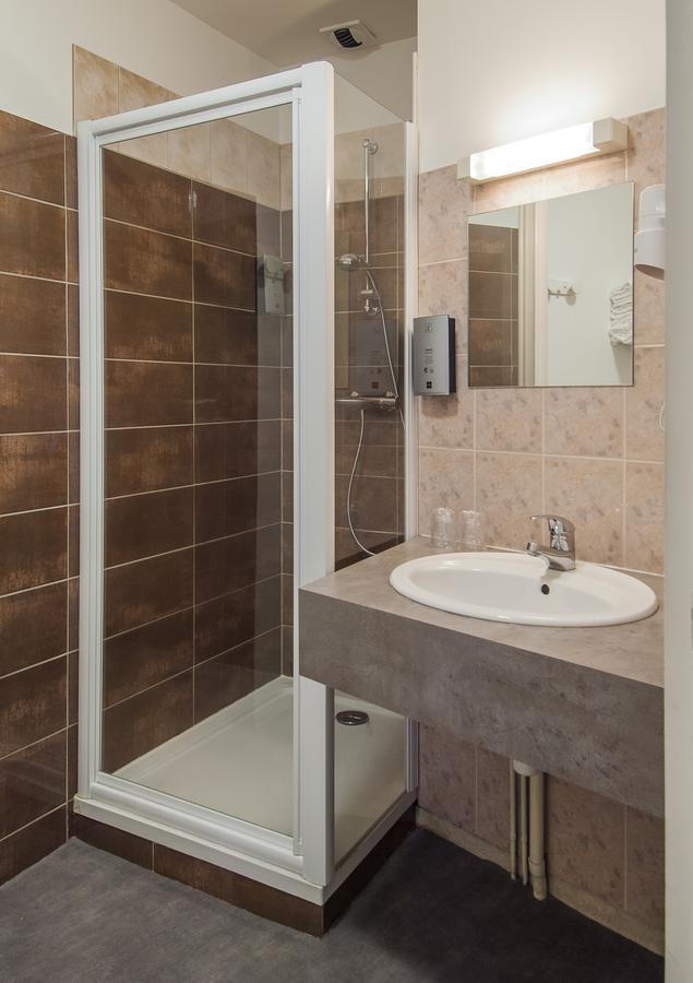 Logis Hotel Restaurant Cazes Arazat Laissac Εξωτερικό φωτογραφία