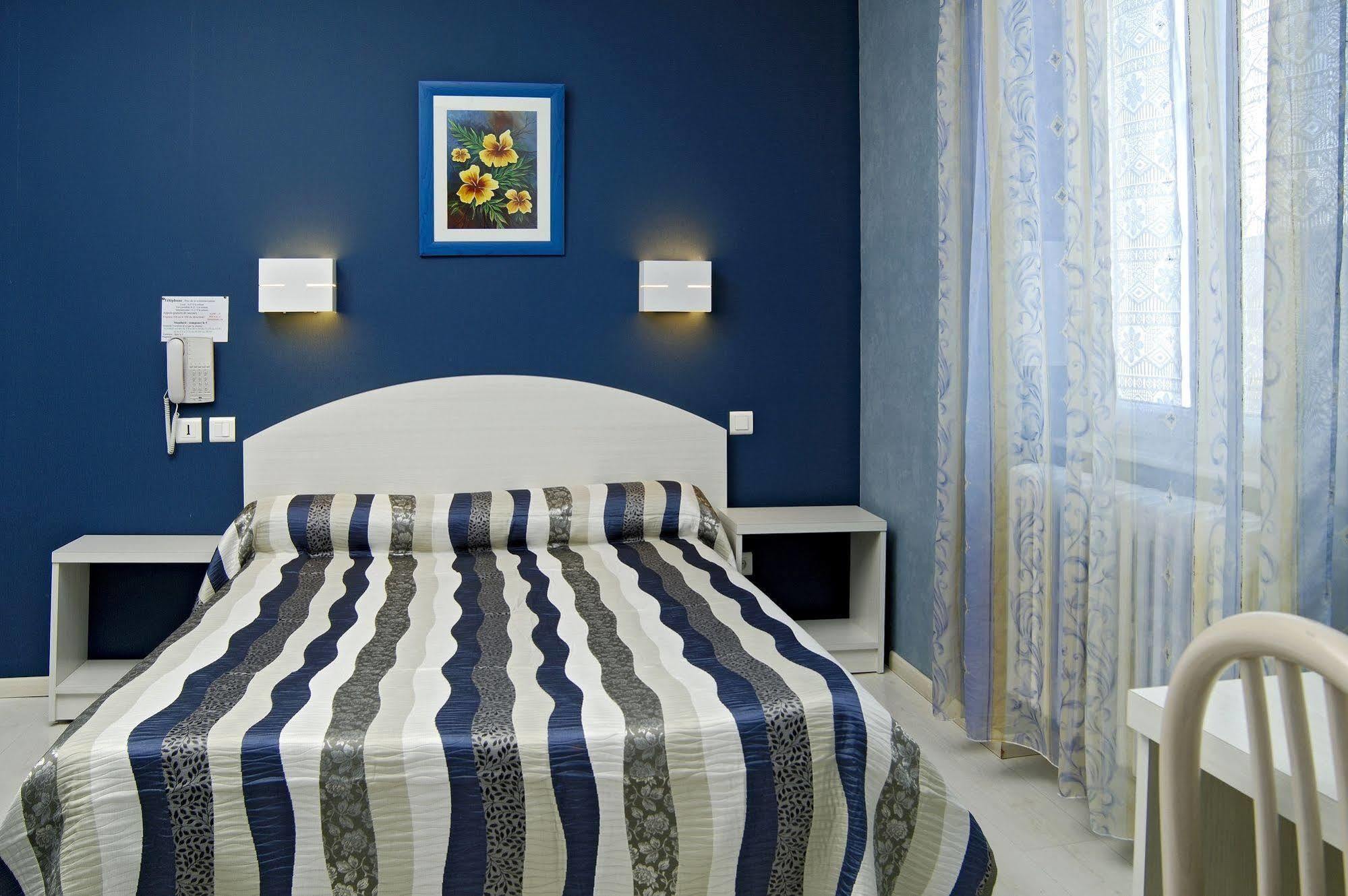 Logis Hotel Restaurant Cazes Arazat Laissac Εξωτερικό φωτογραφία